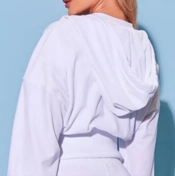 Forever 21 X Hello Kitty White Velour Cropped Hoodie with Rhinestones Rare - Picture 2 of 11